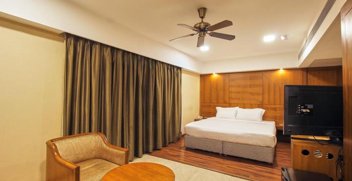 Deluxe Rooms at Hotel Aurora Towers Pune